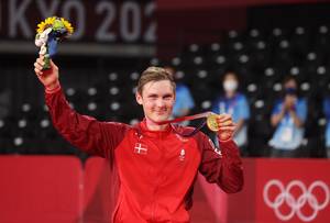 Tunggal putra Denmark, Viktor Axelsen berhasil mendulang medali emas Olimpiade Tokyo 2020. (Foto: BADMINTONPHOTO - Yves Lacroix)