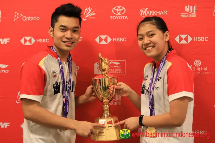Leo Rolly Carnando/Indah Cahya Sari Jamil (Indonesia) saat menjuarai World Junior Championships 2018.