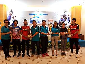 Piala Liem Swie King, Susy Susanti, Hariyanto Arbi dan Yuni Kartika dipamerkan saat jumpa pers Blibli Superliga Junior 2018.