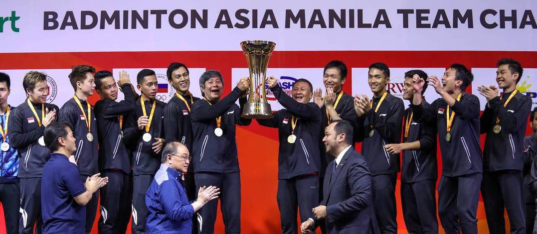 Tim putra Indonesia mengangkat piala Badminton Asia Team Championships 2020. (Foto: PBSI)
