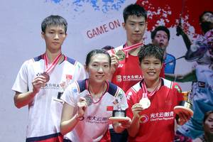 Jiang Zhen Bang/Wei Ya Xin & Feng Yan Zhe/Huang Dong Ping (Djarum Badminton)