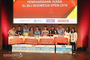 Para Atlet Menerima Bonus di Galeri Indonesia Kaya
