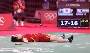 Ekspresi kekecewaan Akane Yamaguchi (Jepang) saat kalah di babak perempat final Olimpiade Tokyo 2020. (Foto: BADMINTONPHOTO - Yves Lacroix)