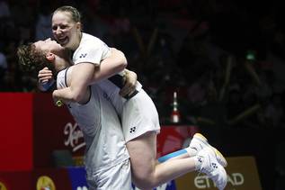 Thom Gicquel/Delphine Delrue (Djarum Badminton/Edward Luhukay)