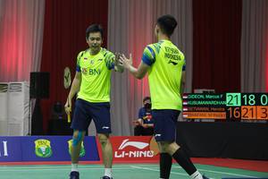 Pasangan Hendra Setiawan/Moh. Reza Pahlevi Isfahani saat menghadapi Marcus Fernaldi Gideon/Pramudya Kusumawardana pada ajang Simulasi Piala Beregu PBSI (Badminton Indonesia)