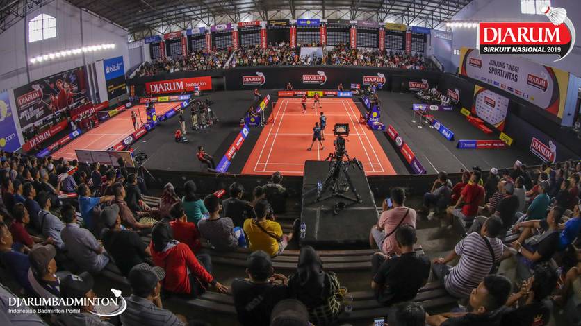 Suasana GOR 17 Desember, Mataram saat laga final Djarum Sirkuit Nasional Li-ning Nusa Tenggara Barat Open 2019.'