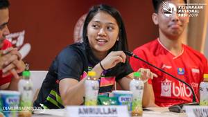 Pemain ganda campuran junior Indonesia, Indah Cahya Sari Jamil saat menghadiri konfrensi pers.