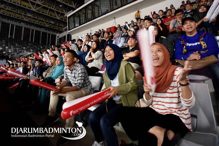 Para Pecinta Bulutangkis Yang Menyaksikan Langsung Pertandingan Indonesia Masters 2018