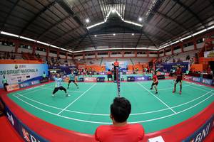 Laga semifinal antara dua ganda campuran Jaya Raya (Djarum Badminton)