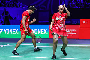 Selebrasi kemenangan Praveen Jordan/Melati Daeva Oktavianti (Indonesia).