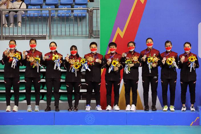Tim putri Indonesia meraih medali perak cabang olahraga bulu tangkis berunggu putri SEA Games Vietnam 2021 (Humas PP PBSI)