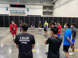 Tim bulutangkis Indonesia tengah bersiap sebelum memulai sesi latihan di kompleks Impact Arena, Bangkok, Thailand. (Foto: PBSI)