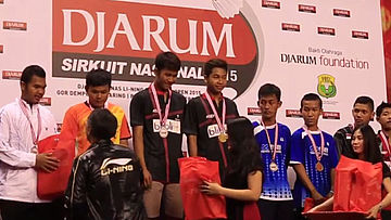 Penyerahan Hadiah Juara Sirkuit Nasional Sumatera Selatan Open 2015