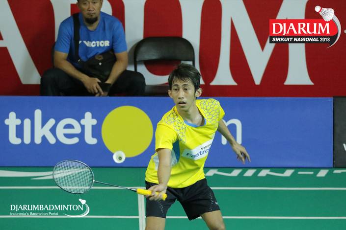Wisnu Yuli Prasetyo (Pertamina Fastron) menyambut pengembalian. Wisnu Yuli Prasetyo (Pertamina Fastron) menyambut pengembalian.
