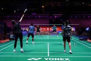 Sesi latihan tiga ganda putri Indonesia menjelang Arctic Open 2025 (Humas PP PBSI)