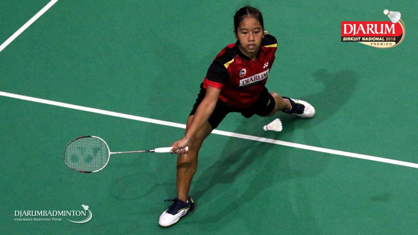 Aisyah Sativa Fatetani (PB Djarum Kudus) menyambut pengembalian. Aisyah Sativa Fatetani (PB Djarum Kudus) menyambut pengembalian.