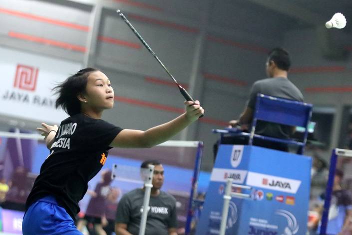 Divya Amanta KUNCORO (Djarum Badminton) Divya Amanta KUNCORO (Djarum Badminton)