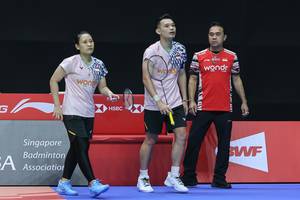 Pitha Haningtyas Mentar, Rinov Rivaldy, & Rionny Mainaky (Humas PP PBSI)