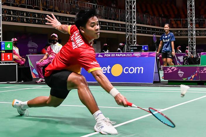 Syabda Perkasa Belawa, tunggal putra Jawa Barat berlaga di PON Papua 2021 di GOR Waringin (PON Papua 2021/Martona) Syabda Perkasa Belawa, tunggal putra Jawa Barat berlaga di PON Papua 2021 di GOR Waringin (PON Papua 2021/Martona)