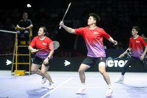 Muhammad Rian Ardianto, Teo Ee Yi, & Melati Daeva Oktavianti (Djarum Badminton/Edward Luhukay)