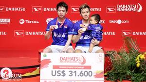 Kevin Sanjaya Sukamuljo/Marcus Fernaldi Gideon (Indonesia) saat menjuarai Daihatsu Indonesia Masters 2020 BWF World Tour Super 500, Januari lalu.