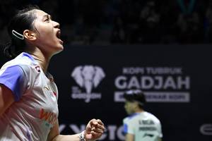 Indah Cahya Sari Jamil & Adnan Maulana (Djarum Badminton)