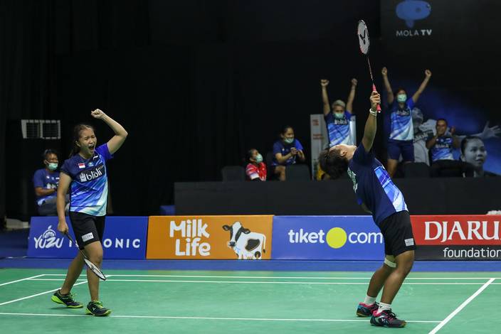 Selebrasi kemenangan Meilysa Trias Puspita Sari/Rachel Allesya Rose (tim Banteng). Selebrasi kemenangan Meilysa Trias Puspita Sari/Rachel Allesya Rose (tim Banteng).