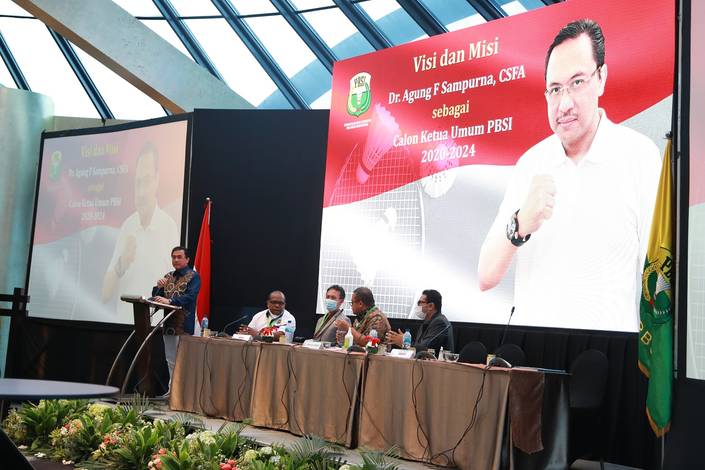 Ketua Umum Terpilih PP PBSI masa bakti 2020-2024, Agung Firman Sampurna (kiri) saat menyampaikan visi dan misinya. Ketua Umum Terpilih PP PBSI masa bakti 2020-2024, Agung Firman Sampurna (kiri) saat menyampaikan visi dan misinya.