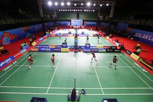 Rangkaian pertandingan semifinal HYDROPLUS Sirnas B Sulteng 2026 (Djarum Badminton/Edward Luhukay)