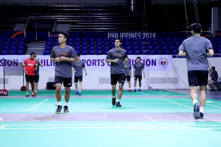 Tim putra Indonesia saat melakukan pemanasan. Tim putra Indonesia saat melakukan pemanasan.