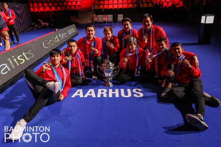 Para pemain tim Thomas Indonesia berpose bersama pelatih ganda putra Herry IP (Badminton Photo/Yohan Nonotte)