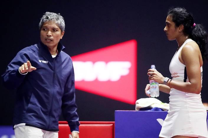 Irwansyah & Pusarla V. Sindhu (Djarum Badminton/Edward Luhukay)