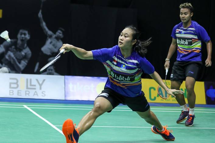 Rehan Naufal Kusharjanto/Lisa Ayu Kusumawati menyambut pengembalian. Rehan Naufal Kusharjanto/Lisa Ayu Kusumawati menyambut pengembalian.