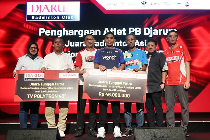 Ubed Dapat Bonus dari PB Djarum (Djarum Badminton/Edward Luhukay) Ubed Dapat Bonus dari PB Djarum (Djarum Badminton/Edward Luhukay)