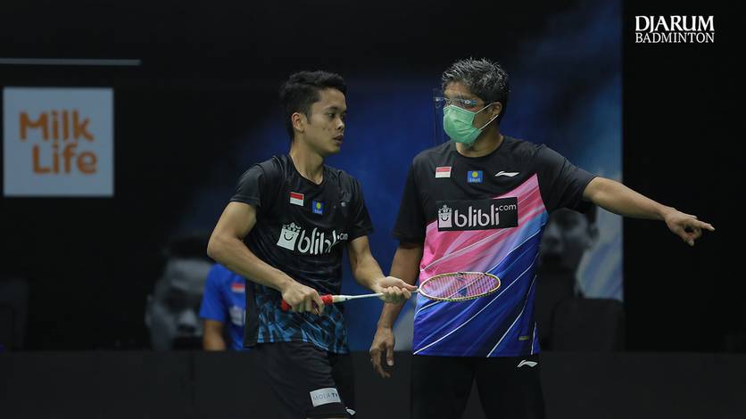 Anthony Sinisuka Ginting (kiri) saat tampil di ajang Mola TV PBSI Thomas & Uber Cup Simulation 2020. Anthony Sinisuka Ginting (kiri) saat tampil di ajang Mola TV PBSI Thomas & Uber Cup Simulation 2020.