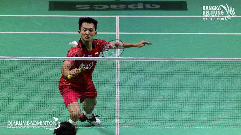 Ihsan Maulana Mustofa (INA) mengembalikan shuttlecock. Ihsan Maulana Mustofa (INA) mengembalikan shuttlecock.