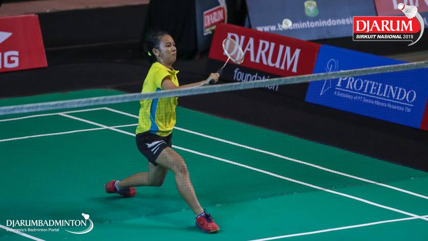 Angelica Ladasi (PPLP Sulut) menyambut pengembalian. Angelica Ladasi (PPLP Sulut) menyambut pengembalian.