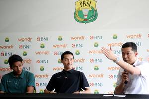 Chico Aura Dwi Wardoyo, Jonatan Christie, & Taufik Hidayat (Djarum Badminton/Edward Luhukay)