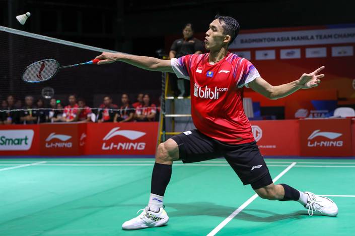Jonatan Christie (Indonesia) mengembalikan shuttlecock. Jonatan Christie (Indonesia) mengembalikan shuttlecock.