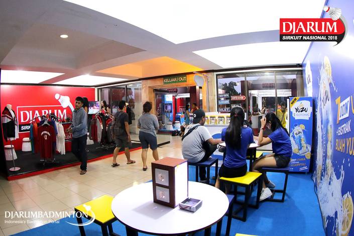 Suasana pintu masuk tribun penonton Djarum Sirkuit Nasional Li-ning Bali Open 2018. Suasana pintu masuk tribun penonton Djarum Sirkuit Nasional Li-ning Bali Open 2018.