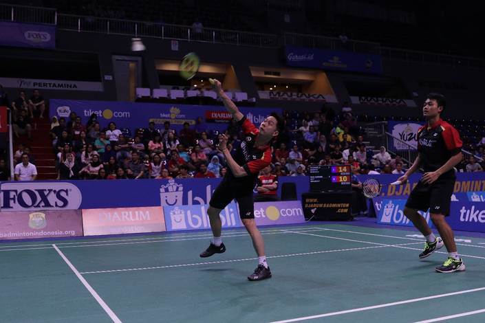 Akbar Bintang Cahyono/Kevin Sanjaya Sukamuljo (PB Djarum Kudus) mengembalikan shuttlecock. Akbar Bintang Cahyono/Kevin Sanjaya Sukamuljo (PB Djarum Kudus) mengembalikan shuttlecock.