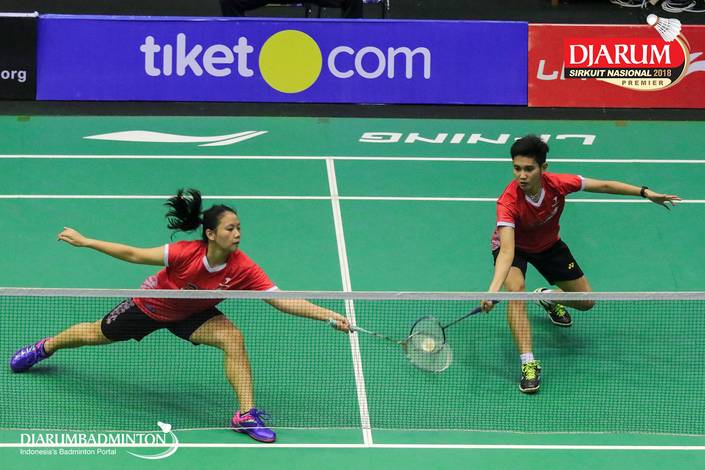 Brigita Marcelia Rumambi/Ririn Amelia (Berkat Abadi) menyambut pengembalian. Brigita Marcelia Rumambi/Ririn Amelia (Berkat Abadi) menyambut pengembalian.